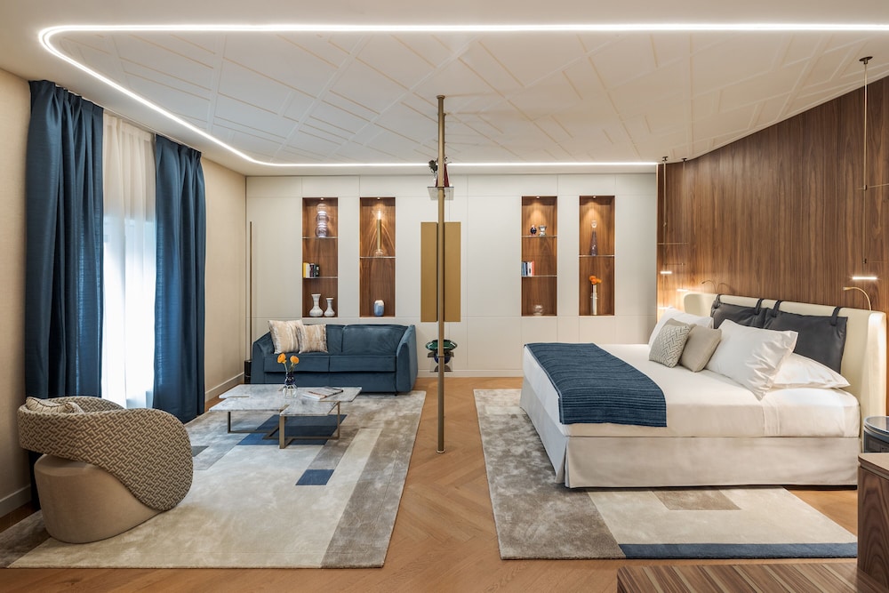 DELUXE, SUITE