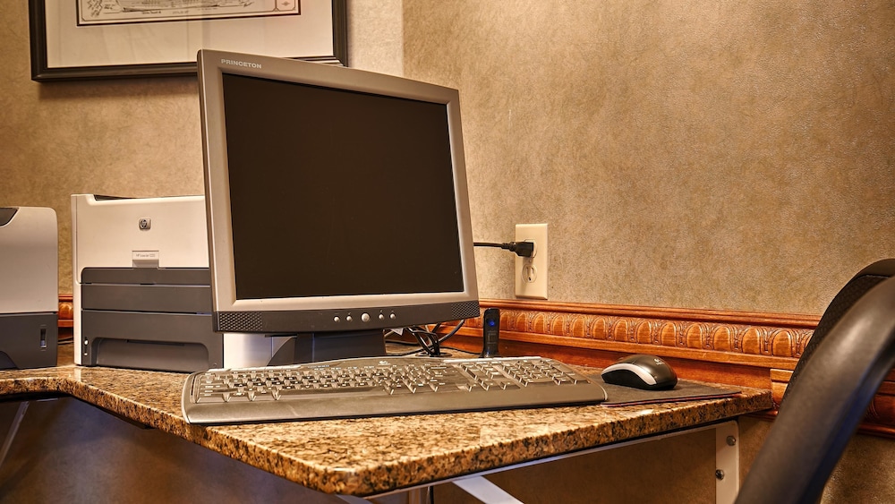 Best Western Holiday Hotel 12/18