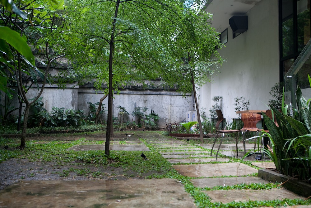 Indies Hotel Bandung 49/55