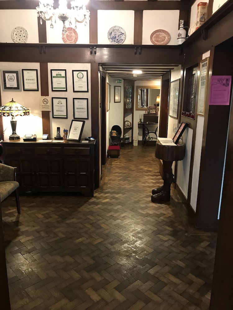 Barons Court Hotel 50/72