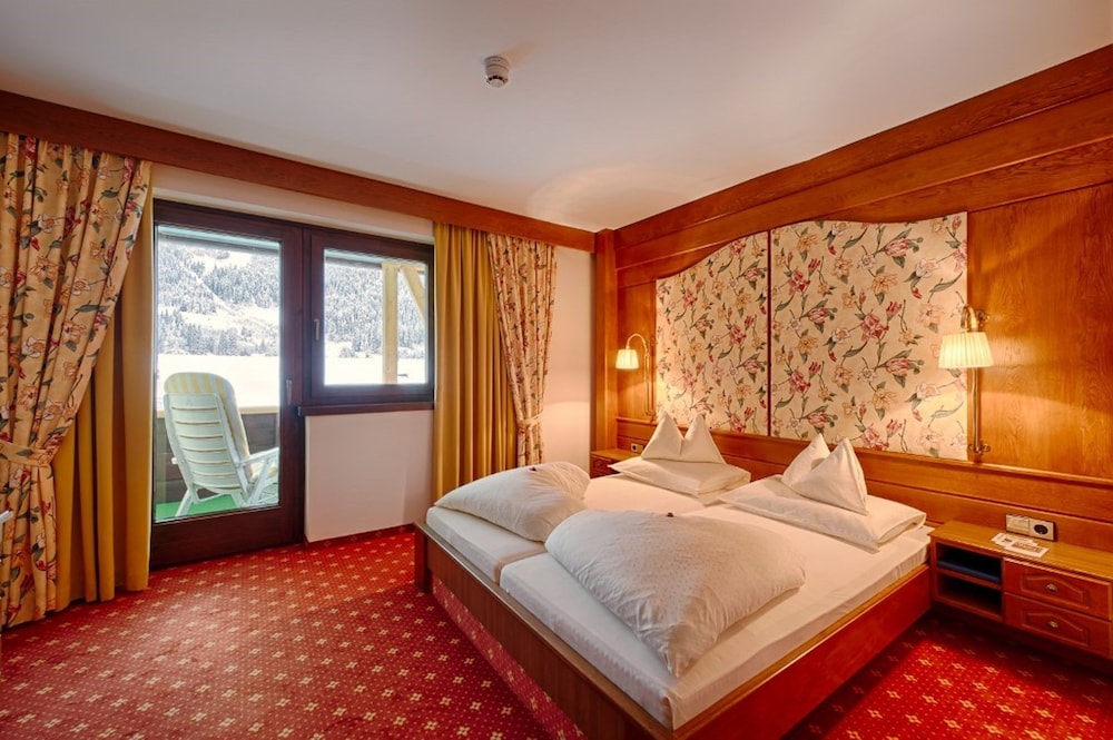 Thermenwelt Hotel Pulverer 8/50