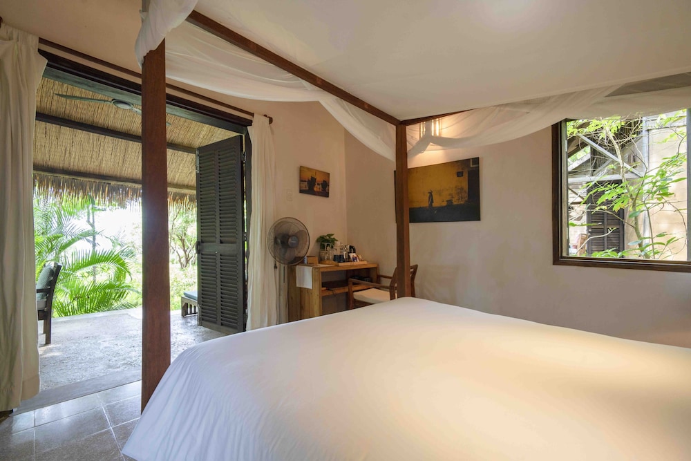 Mango Bay Resort 8/50
