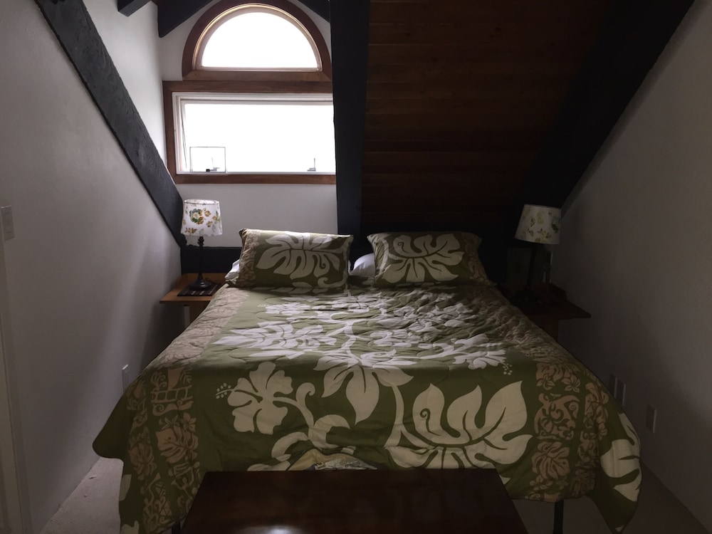 Volcano Acres Ranch Bed and Breakfast 14/75