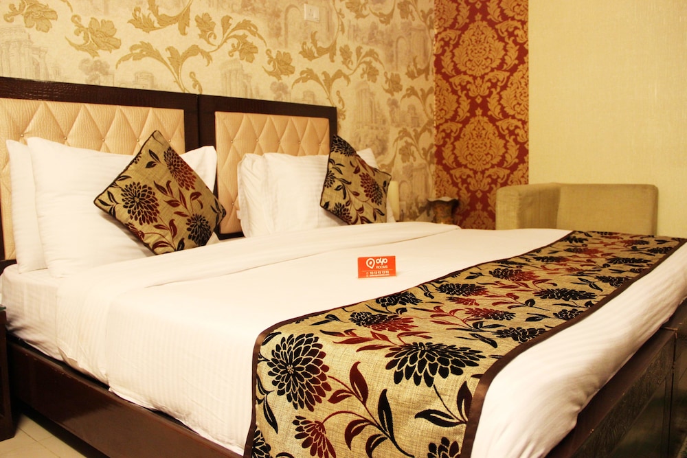Oyo 2407 Hotel Gera's M1 8/17