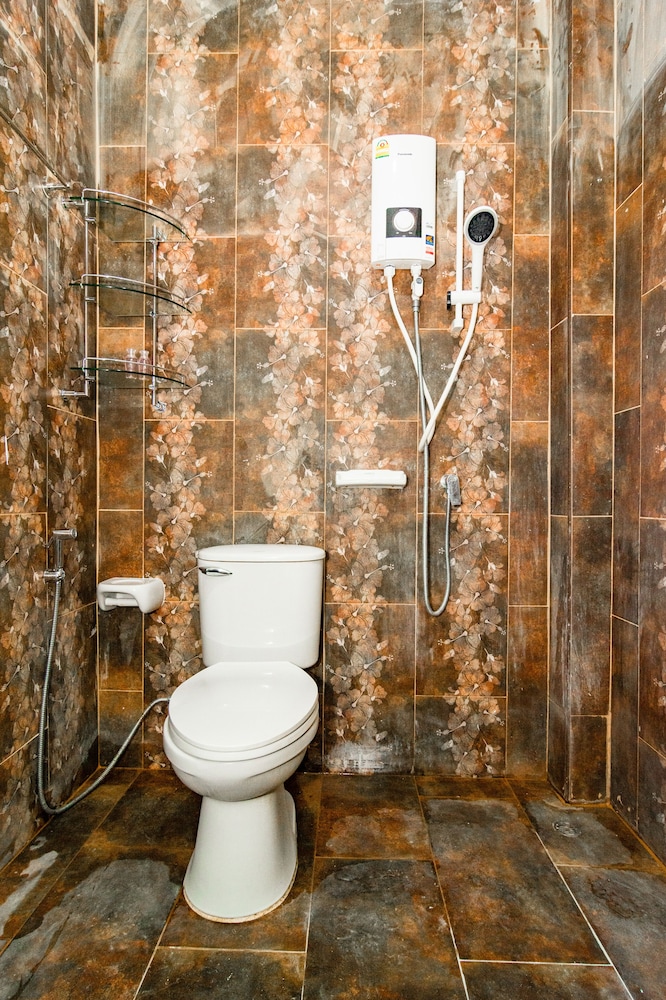 OYO 533 Runya Poolvilla 47/50