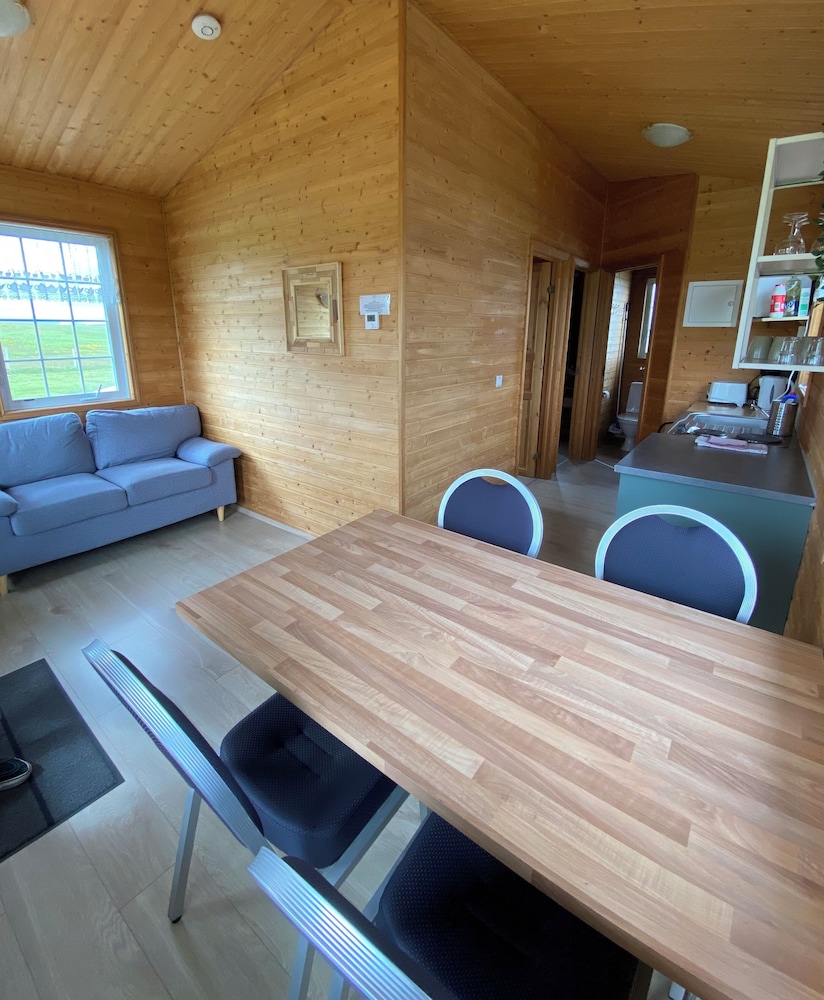 Guesthouse Stong And Cottages 26/50