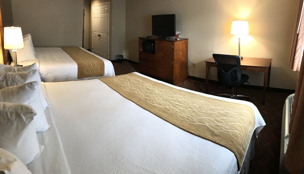 Greenfield Inn and Suites Elizabethtown KY I65 Exit 94 21/62