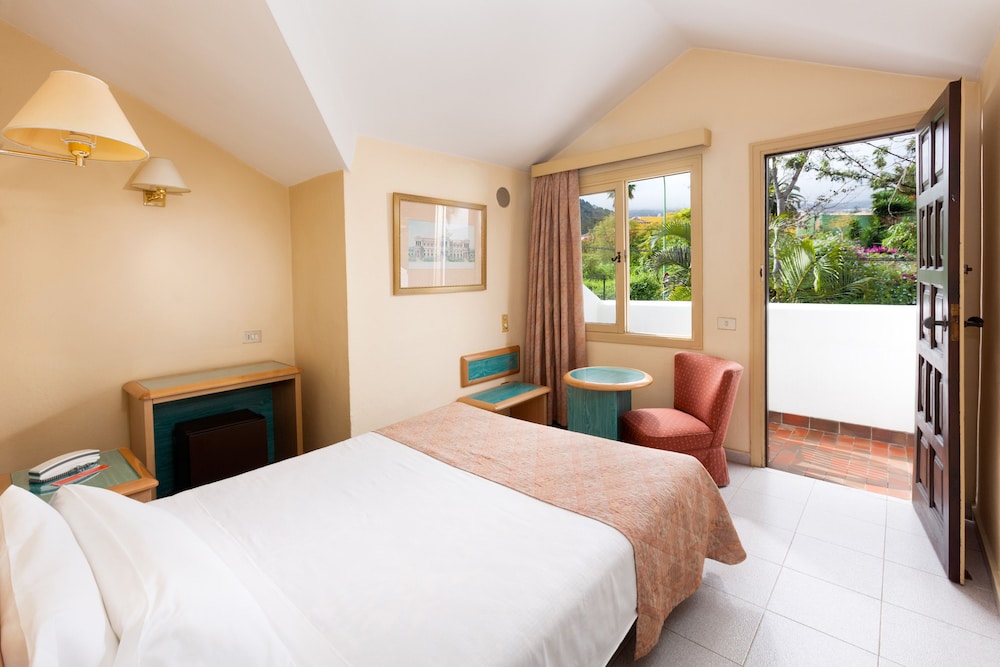 Hotel Parque San Antonio 30/75