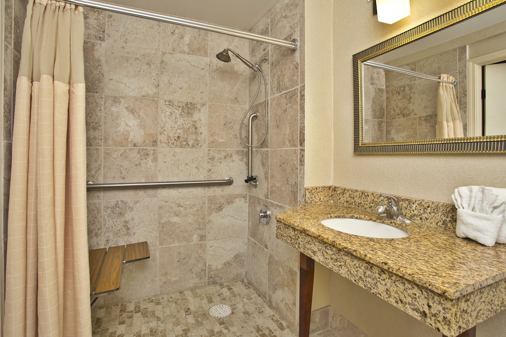 Spark by Hilton Akron Fairlawn 44/46