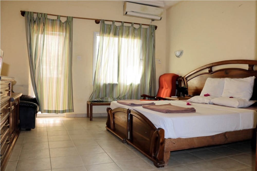 Palm Beach Resort Banjul 20/50