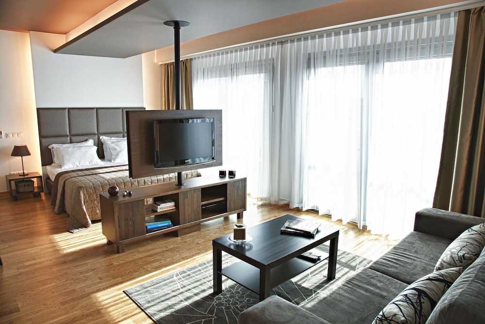 CHAKRA SUITES 14/21
