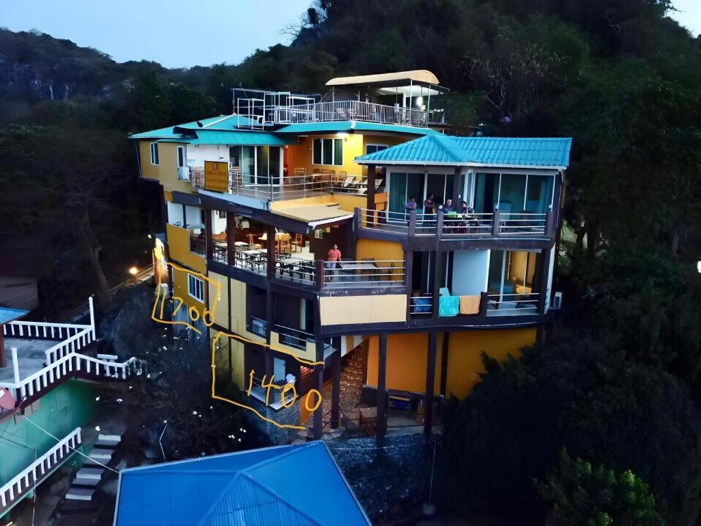 Yellow House Koh Sichang 2/63