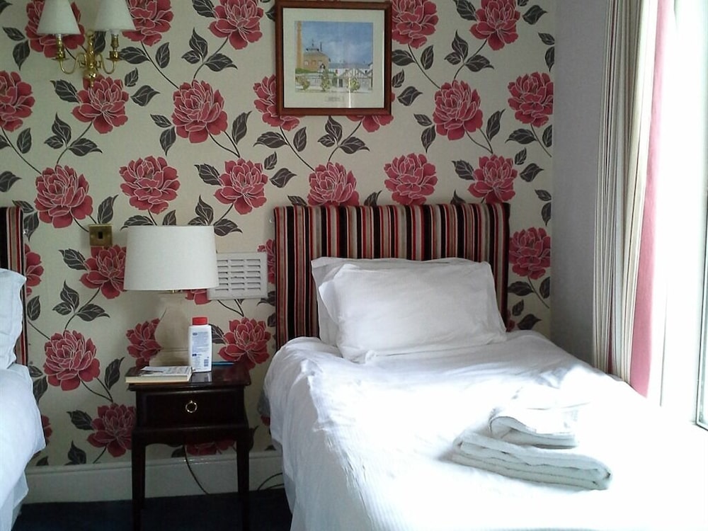 The Lansdowne Hotel 31/55