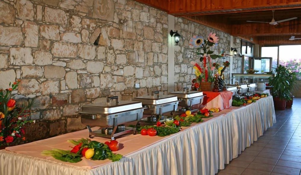 Corallia Beach Hotel Apartments 9/39