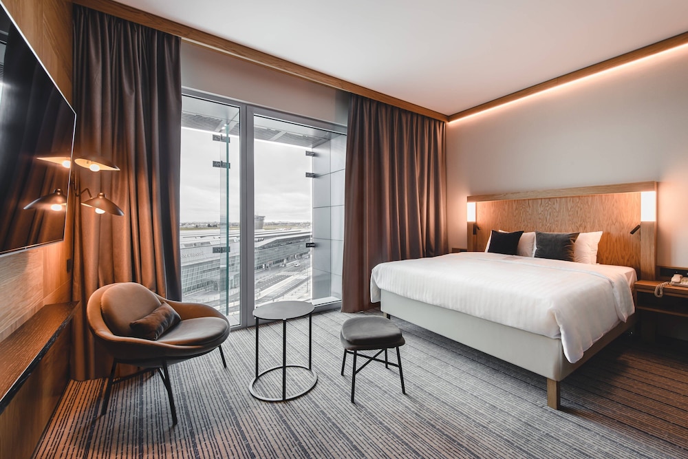 Courtyard By Marriott Warsaw Airport 17/62