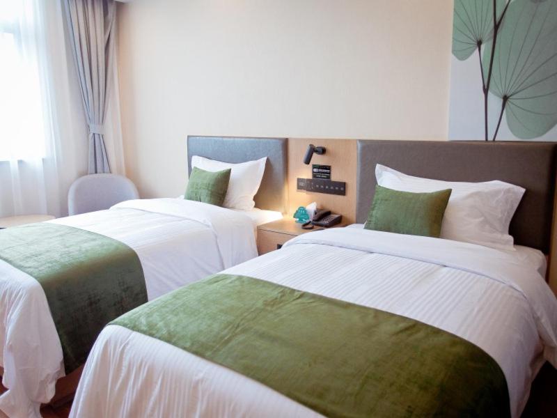 GreenTree Hotel (Kuixing Road Fuyang high speed railway station) 25/33