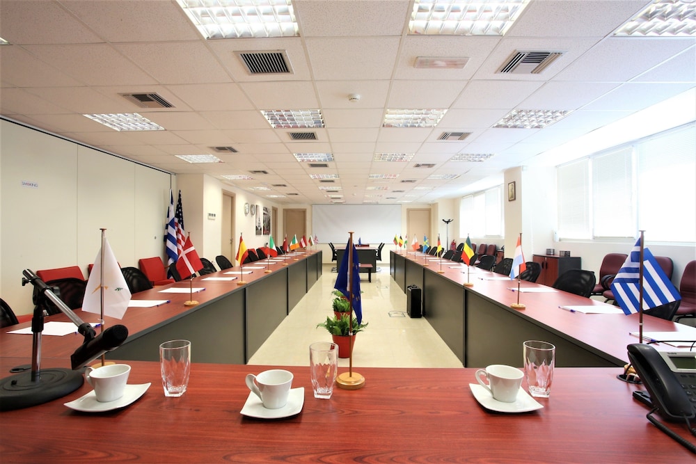 GK Airport Suites 39/49