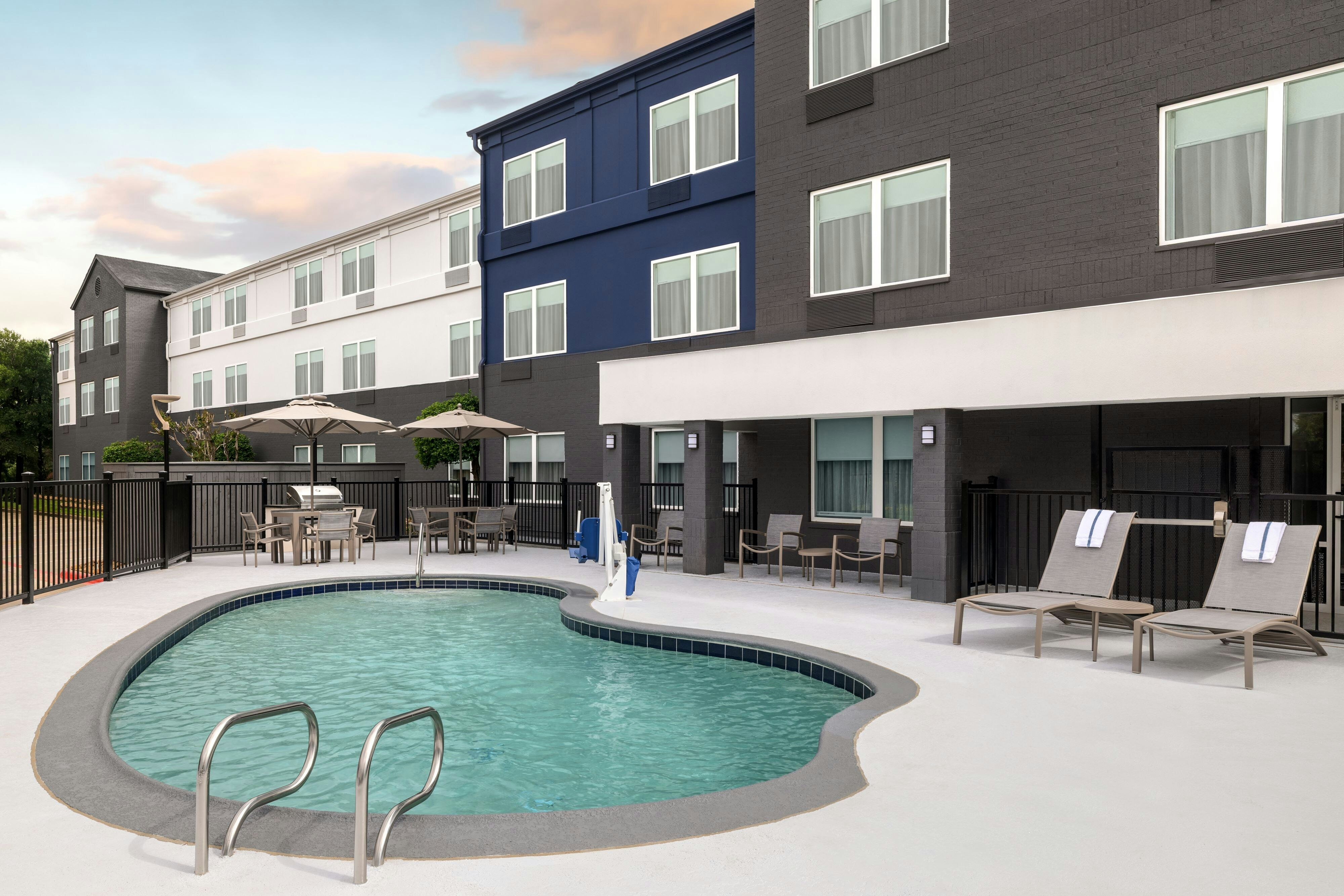 SpringHill Suites Dallas Arlington North 6/48