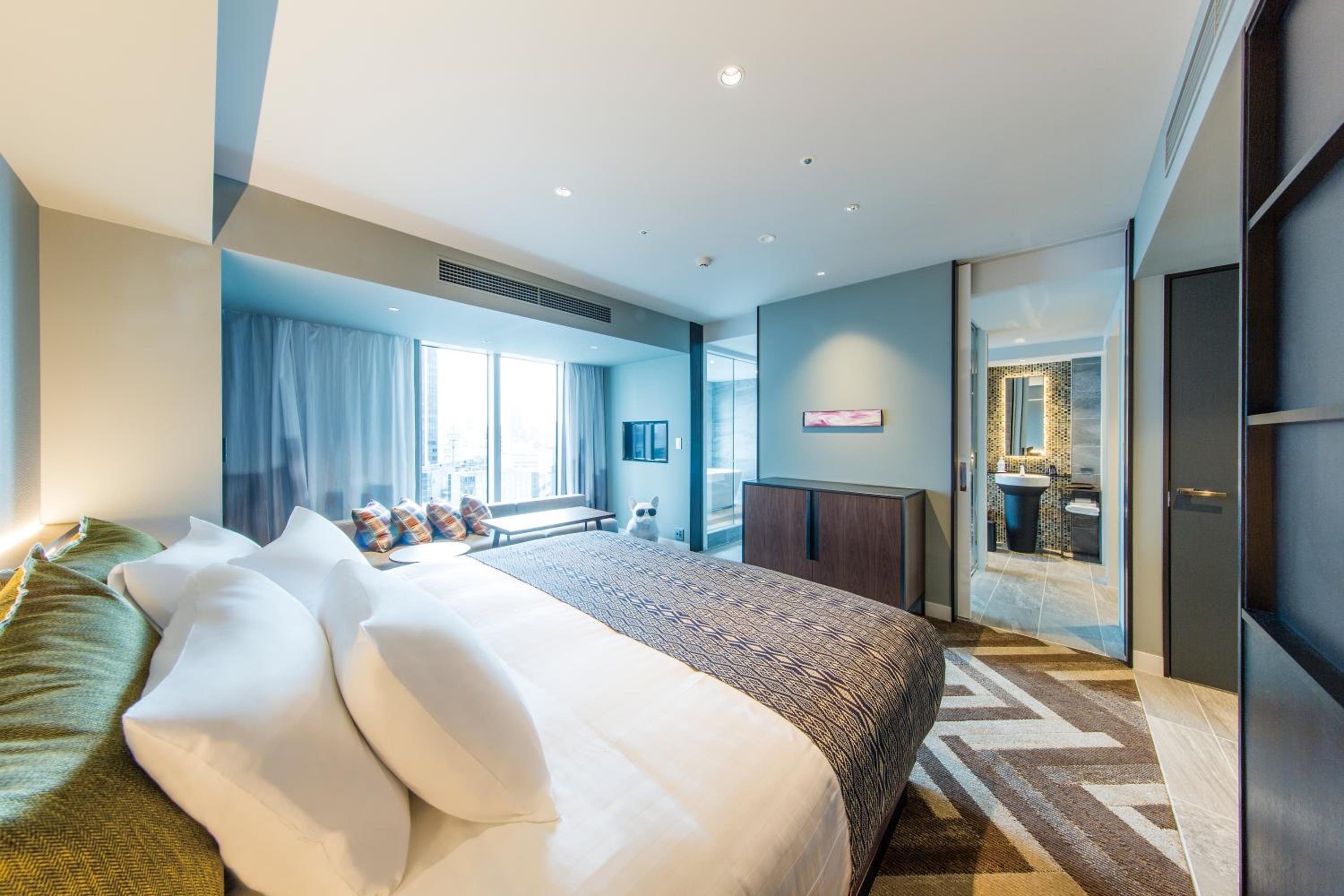 Stream, Deluxe, Queen Bed