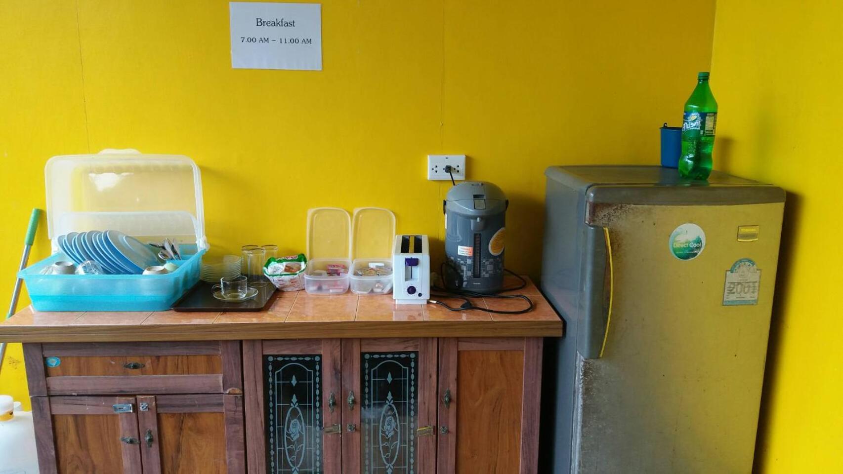 Lanta Long Beach Hostel photo2