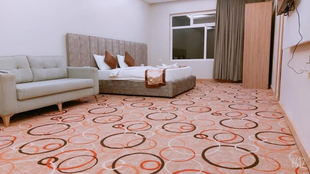 فندق جولدن العرين(Golden Al Areen Hotel Abha) 15/24