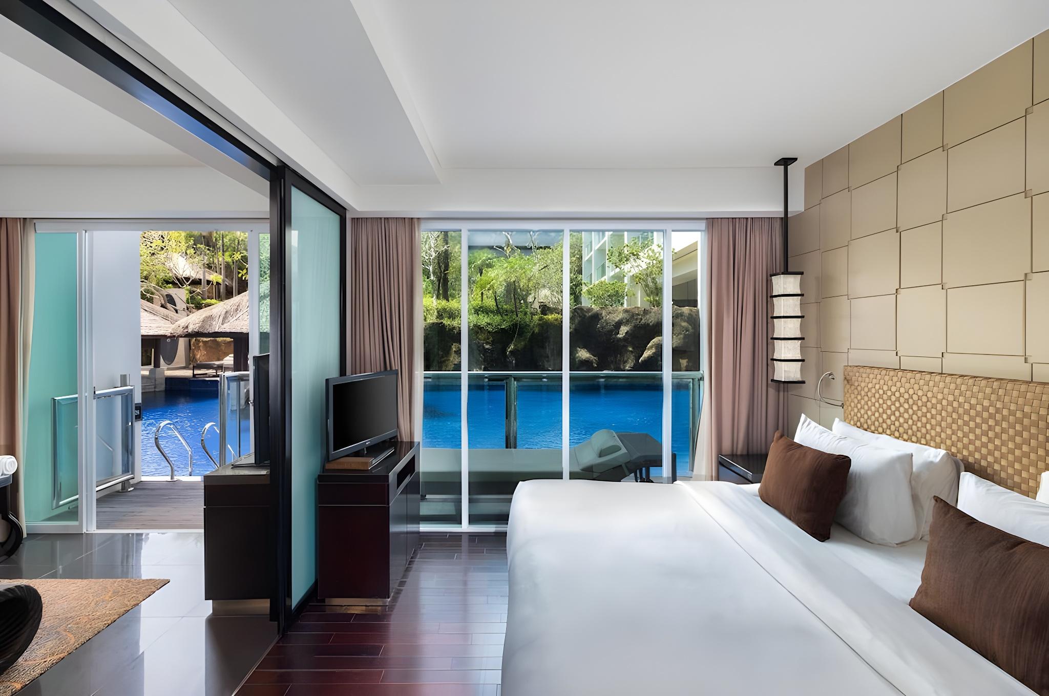 Deluxe, Suite, King and Twin Beds, Pool Access