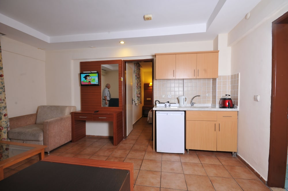 Greenpark Apartments 8/49