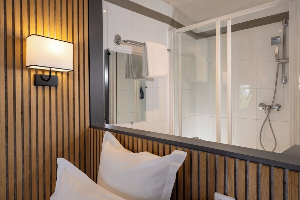 HOTEL KORNER MONTPARNASSE 49/50