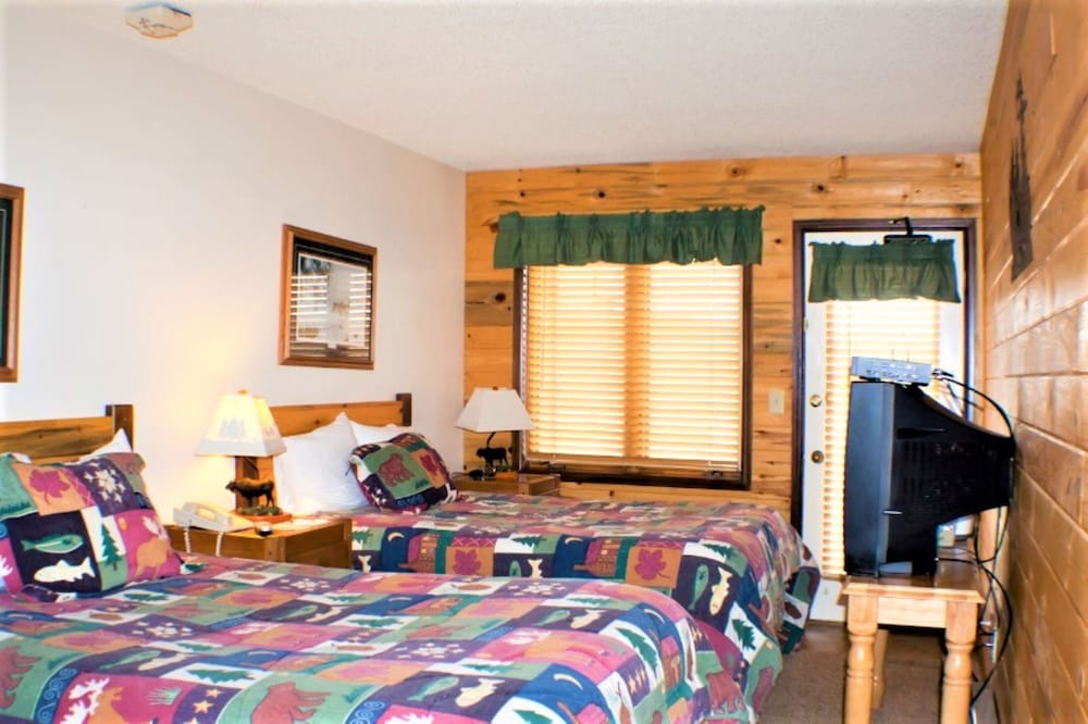 Inn at SilverCreek 18/75