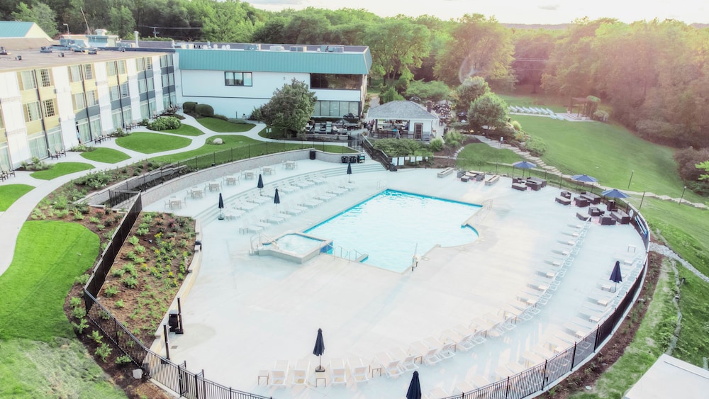The Ridge Hotel 6/64