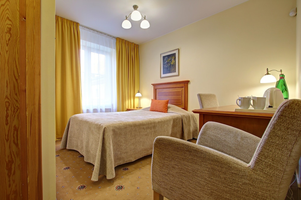 Radi Un Draugi Hotel 18/65