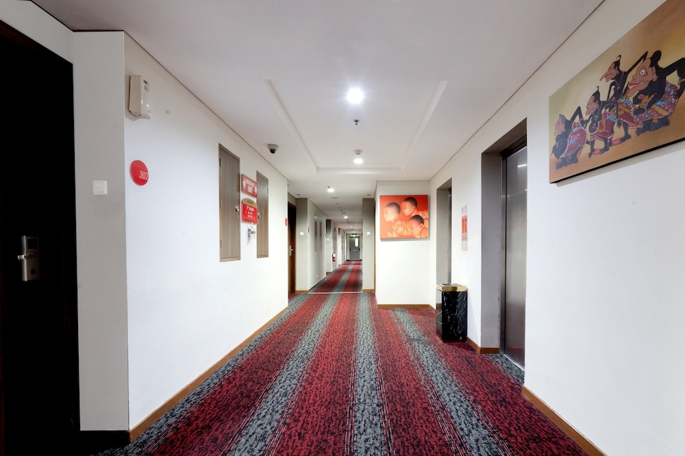 Atrium Premiere Hotel 40/53