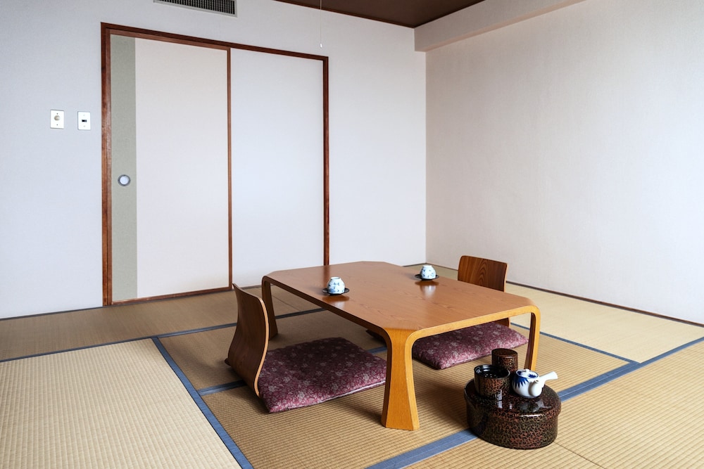 Yunohama Hotel 59/72