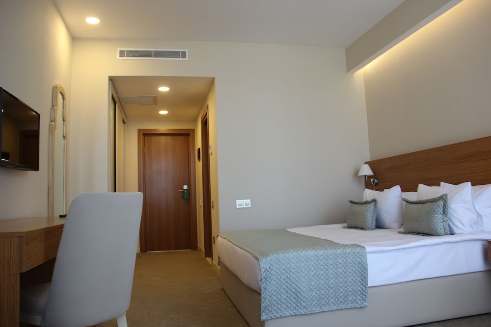 ROOM, DOUBLE BED, GARDEN VIEW