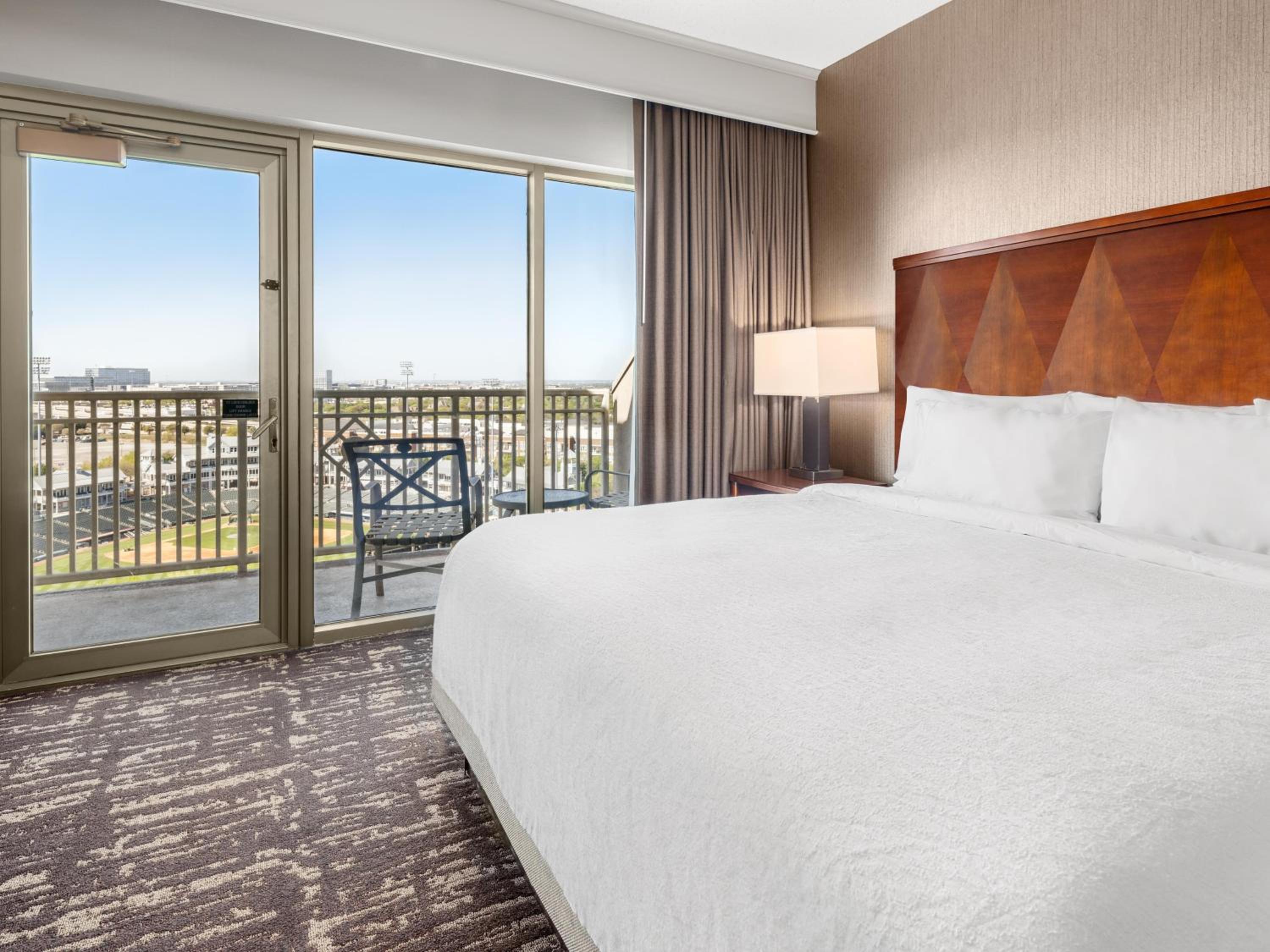 2 Rooms, Suite, King Bed, Ballpark View, Sofa, Balcony