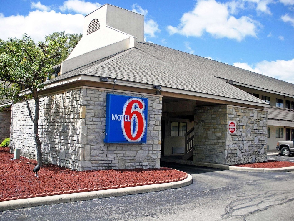 Motel6 Dayton Englewood 15/21