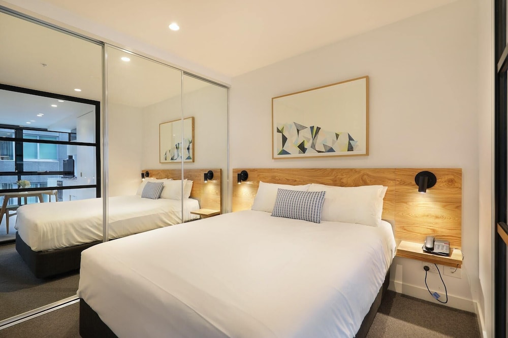 The Canvas Apartment Hotel 15/33