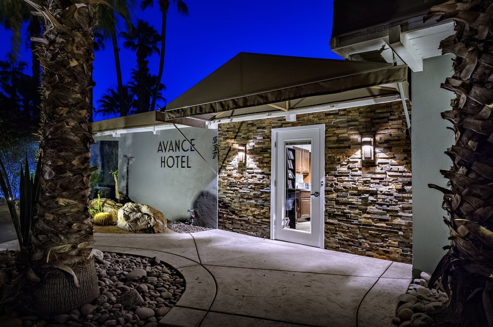 Avance Hotel 3/50