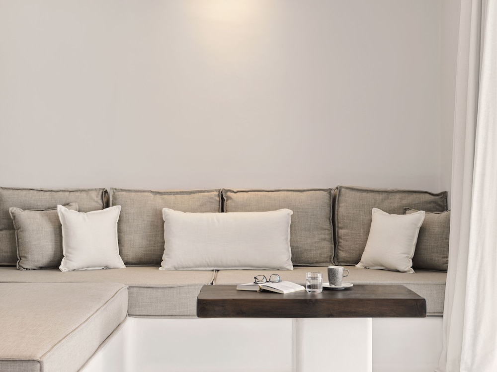Mykonos Earth Suites 53/70