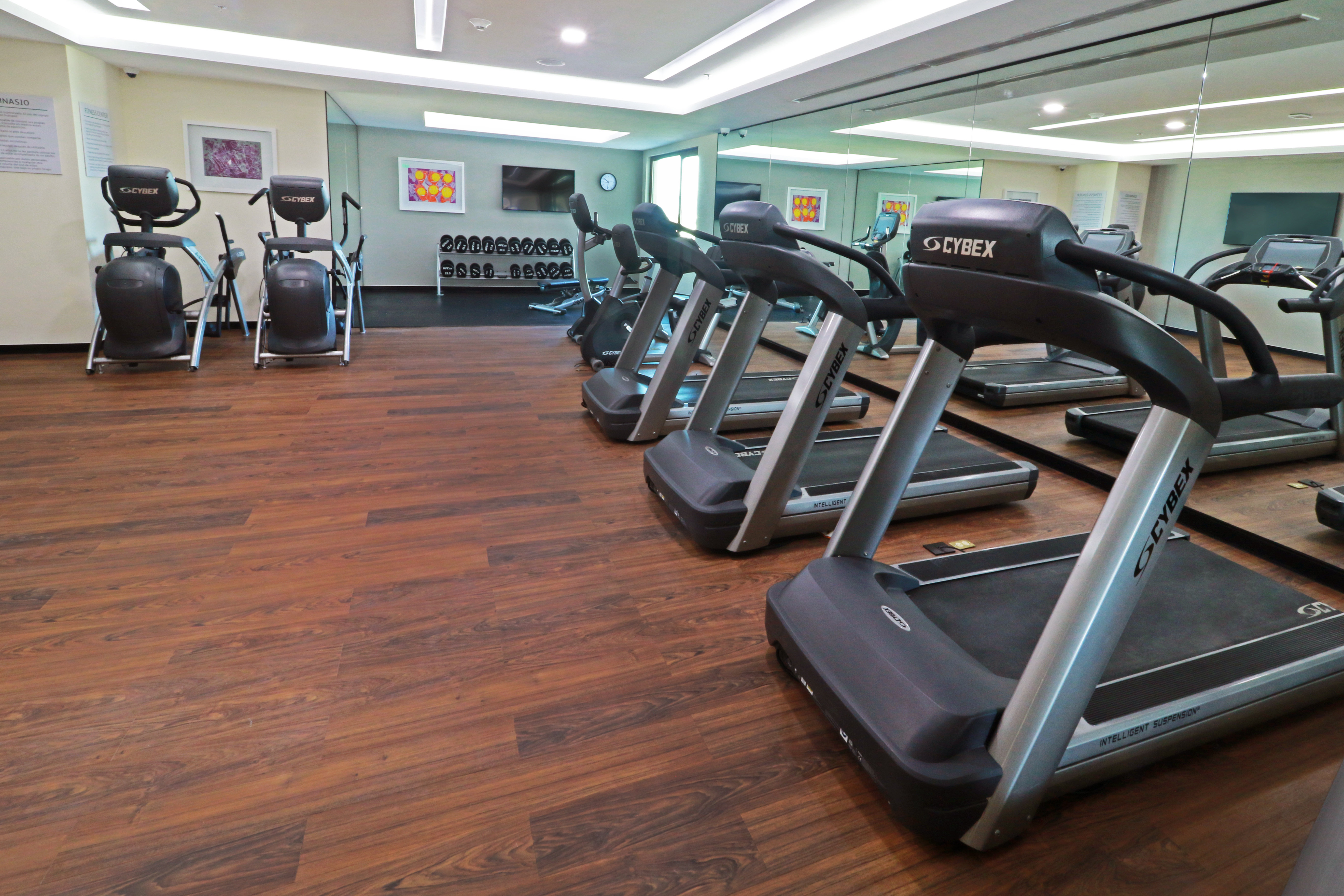 Holiday Inn and Suites Puerto Vallarta Marina and Golf 42/78