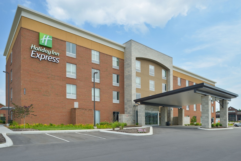 Holiday Inn Express Spring Hill 1/50