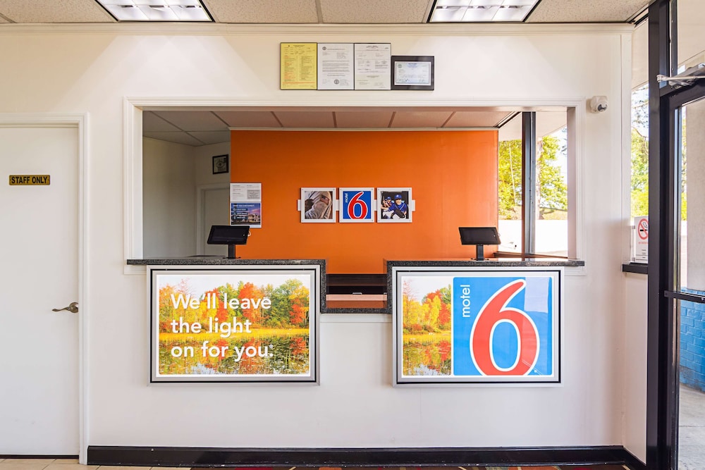 Lobby at Motel6 Cleveland, TN, CLEVELAND - TN