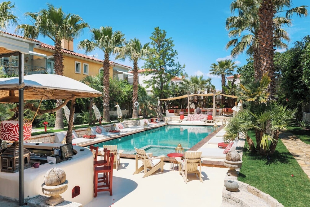 La Capria Suite Hotel 50/53