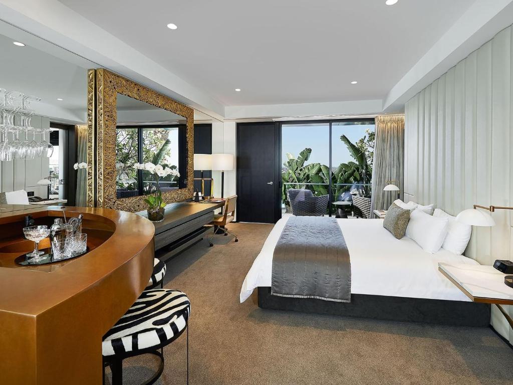 Cabana, Suite, Pool Side