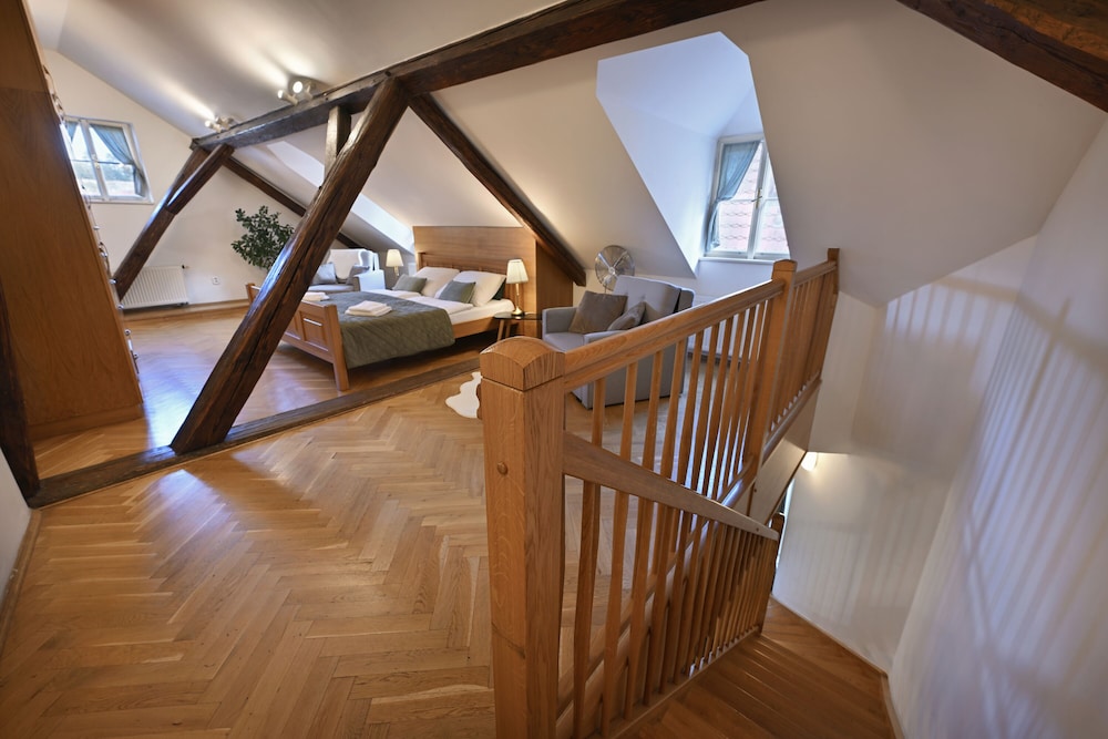White Swan Boutique Apartments 29/58