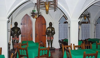 Apartamentos Del Rey 9/25