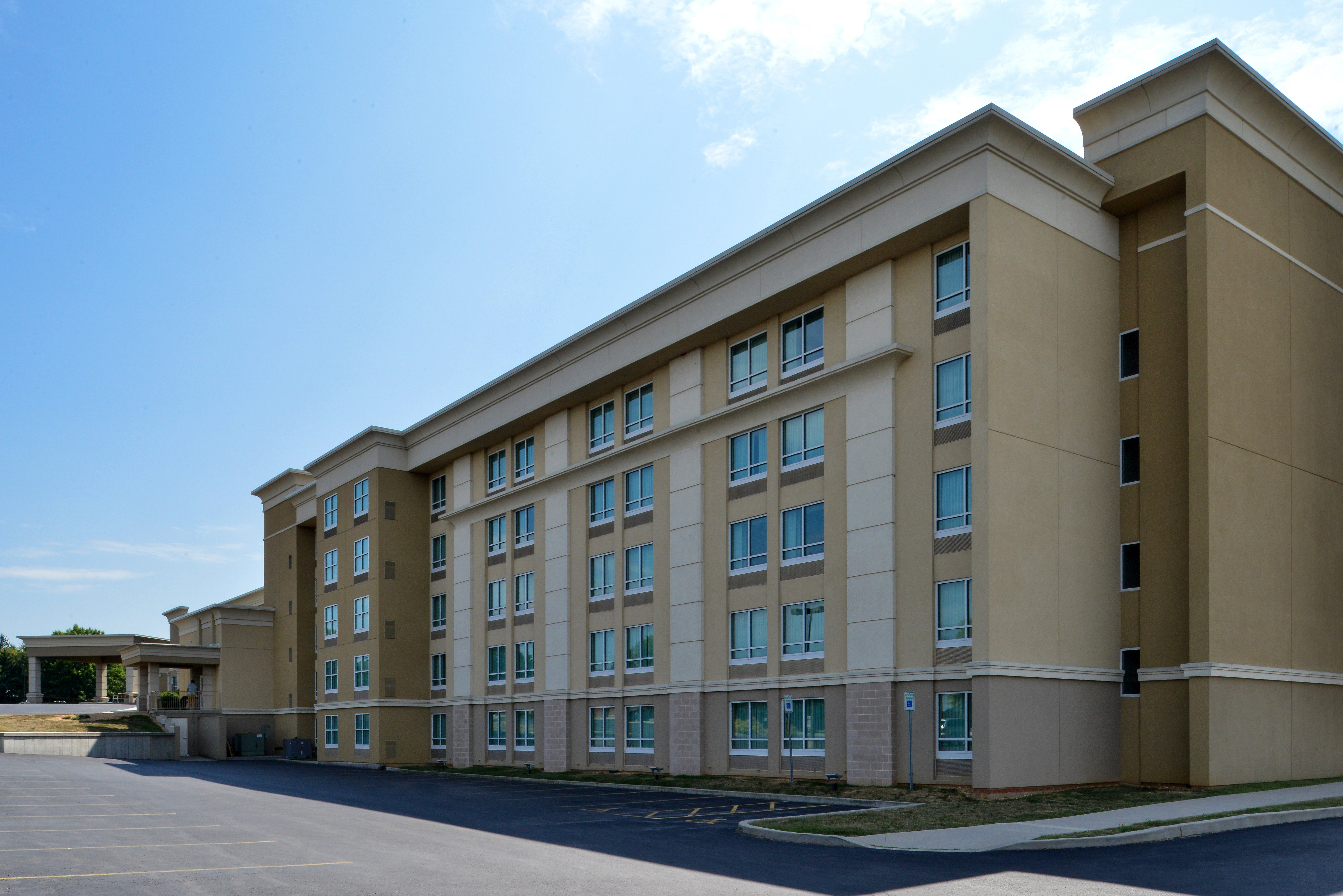 Holiday Inn Martinsburg 7/81
