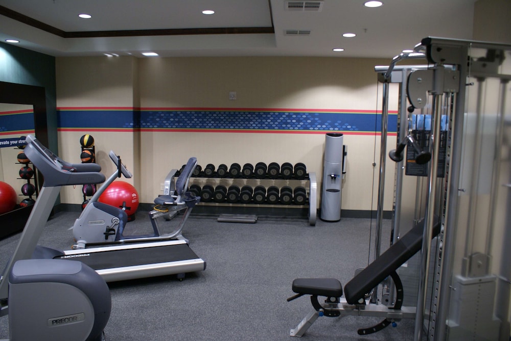 Hampton Inn Suites Center TX 18/30