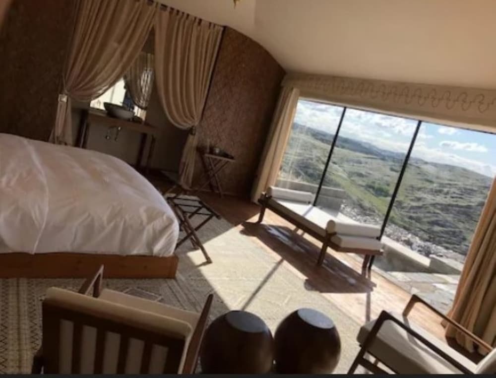 The White Camel Lodge 6/36