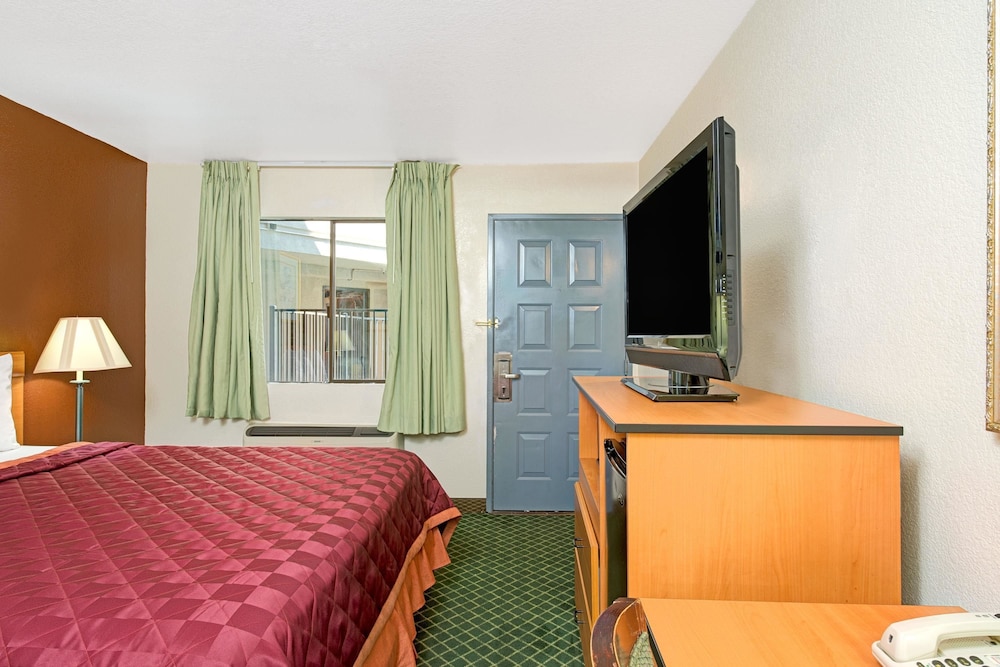 Travelodge By Wyndham Sacramento / Rancho Cordova 7/17
